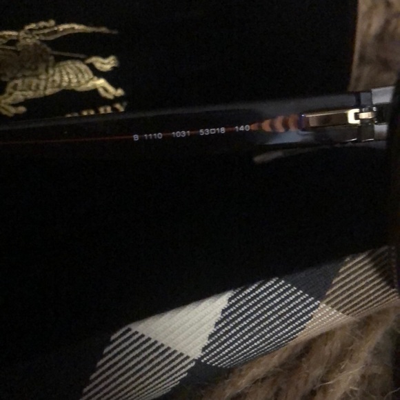 Burberry prescription glasses/frames - Picture 4 of 8